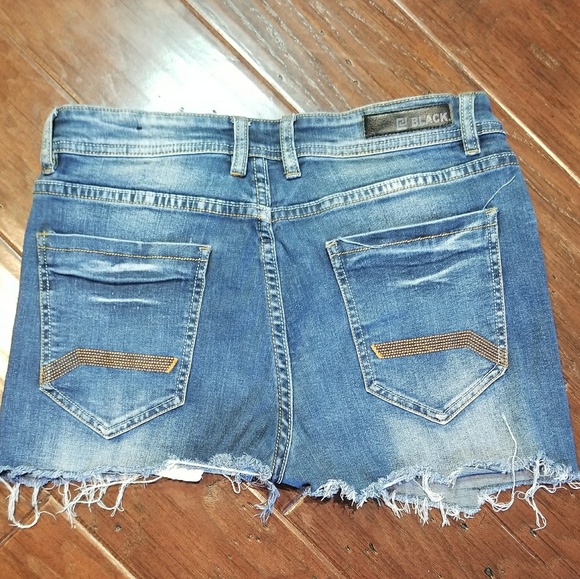 Denim shorts - Picture 2 of 7